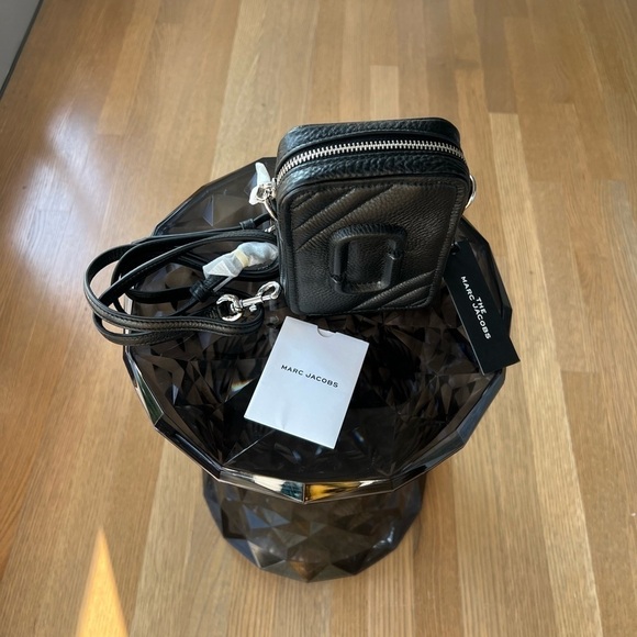 Marc Jacobs Logo Leather Phone Crossbody Bag Black - Picture 5 of 13